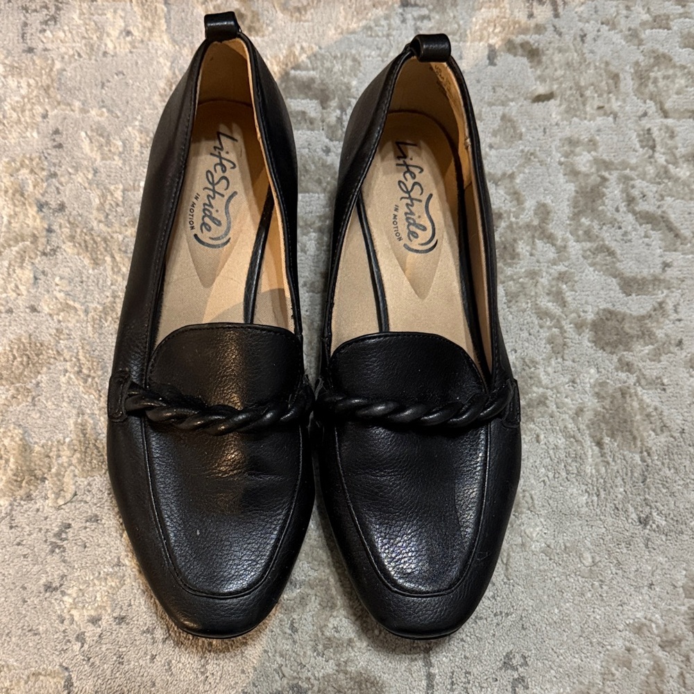 Life Stride Women's Classic Black Loafers